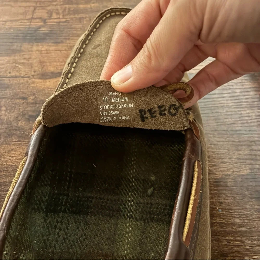 L.L.Bean Handsewn Flannel-Lined Slippers Size 10 · Tan · Good preowned condition